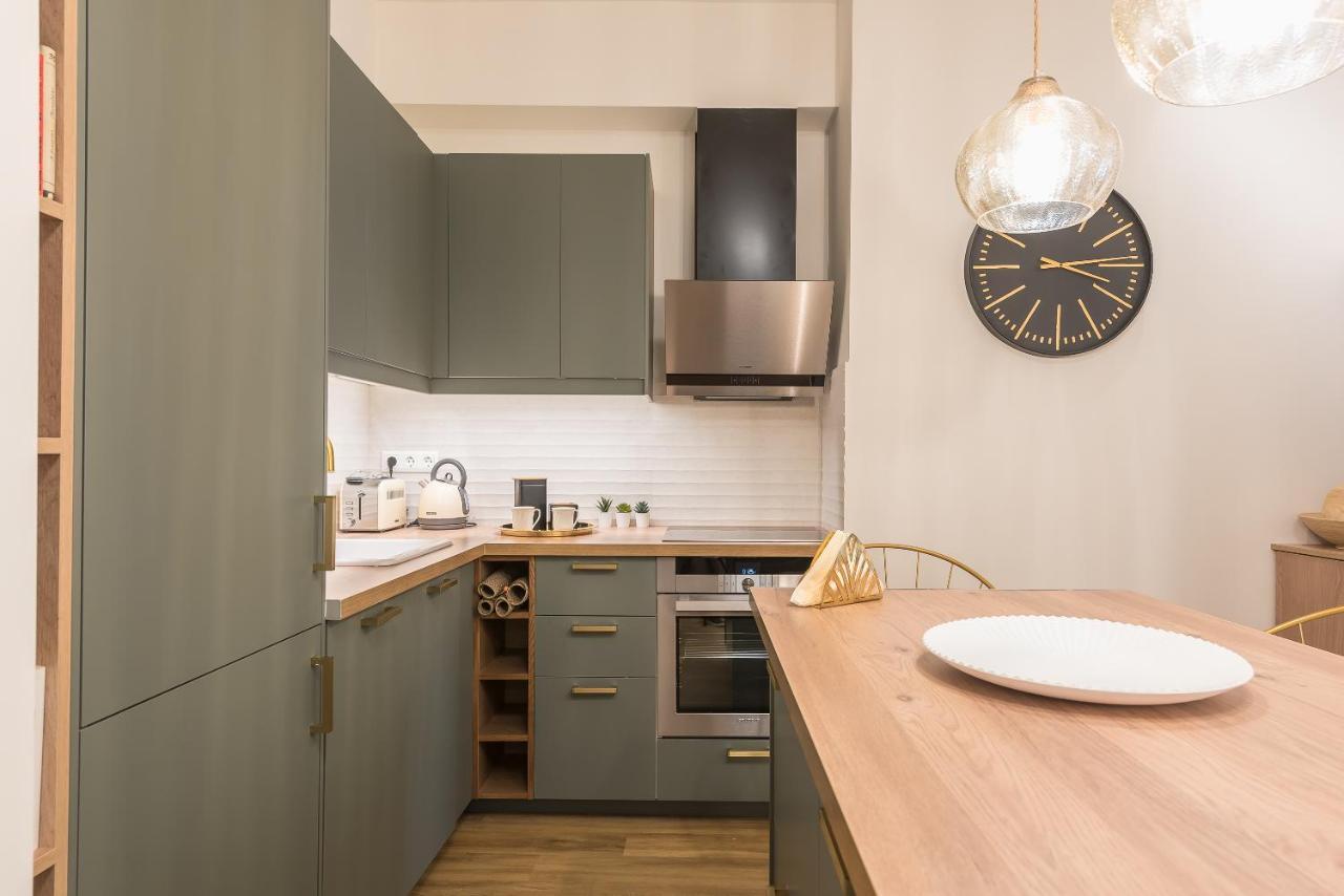 Chic And Comfort Home In Central เอเธนส์ ภายนอก รูปภาพ
